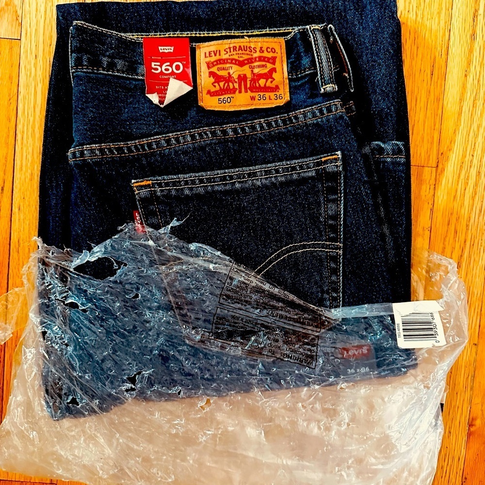 Old STOCK VINTAGE 560 LEVI’S USA JEANS